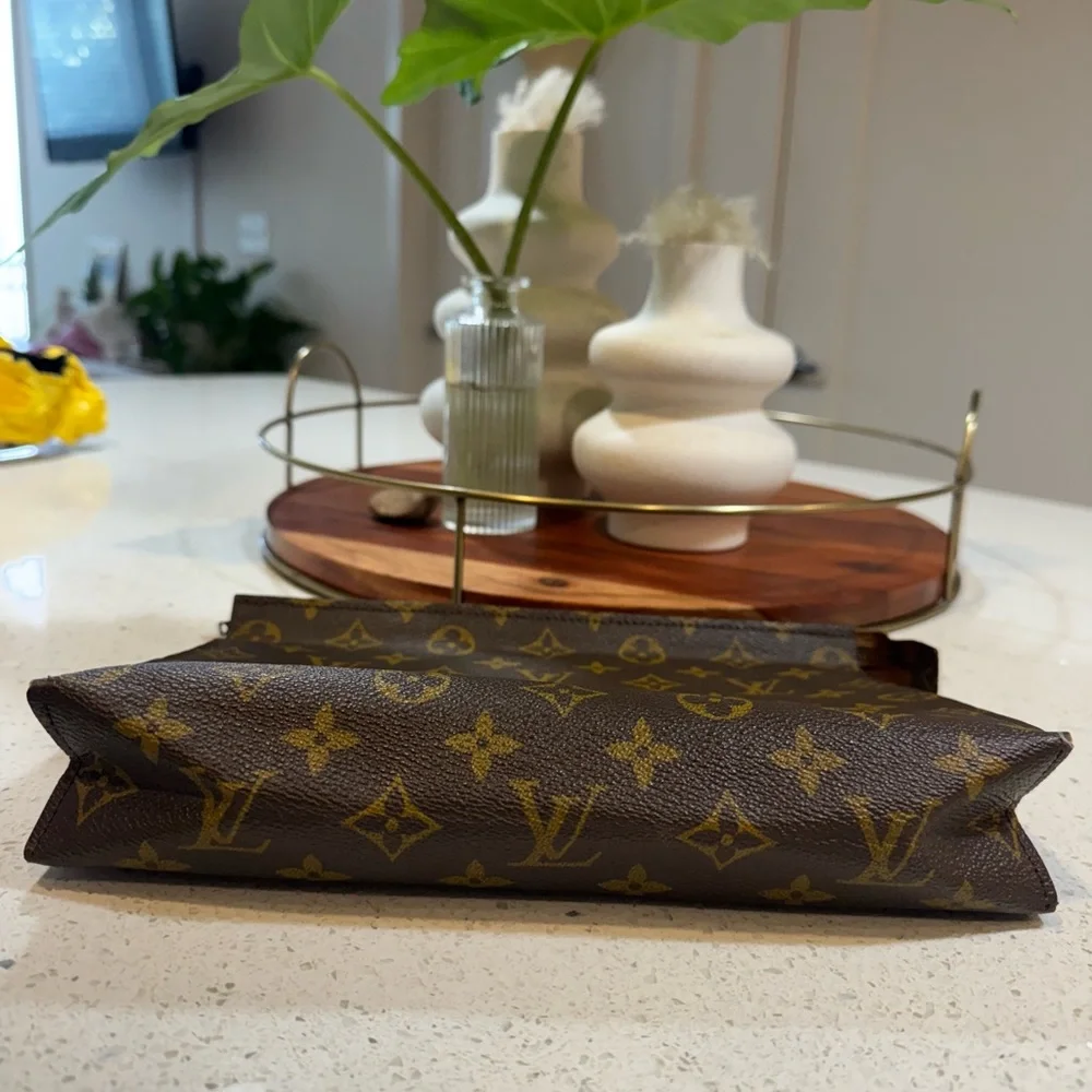 SOLD 🛑 Louis Vuitton LV Authentic Vintage Clutch/Pouch - Picture 6 of 10
